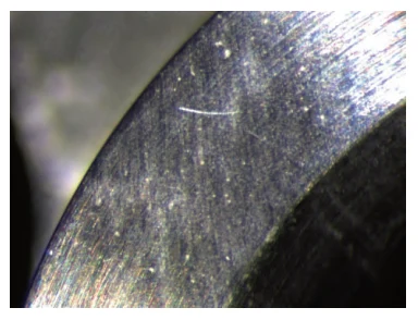 Figure 2 Sealing surface with scratches