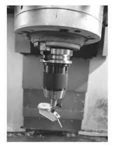 Figure 1 Lever type dial indicator tool setting device