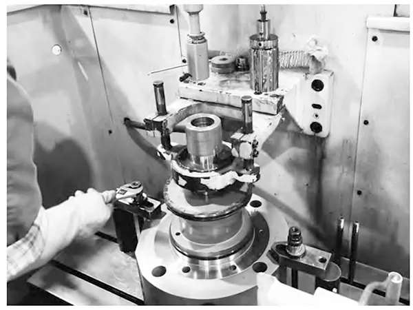 Figure 2. Positioning and clamping before honing